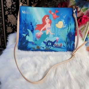 Brand New Samantha Thavasa Sling Bag